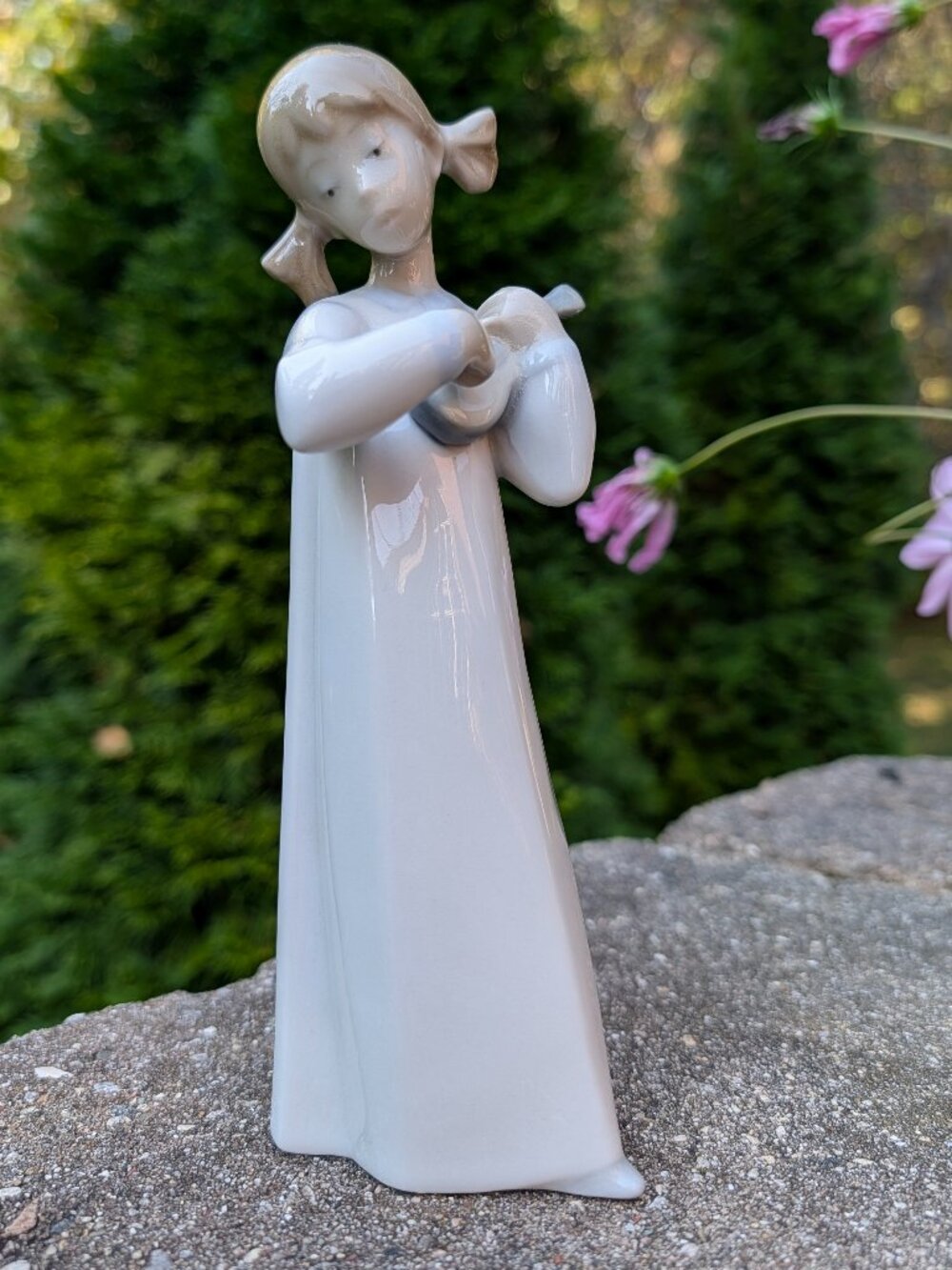 Vintage Lladro Porcelain Figurine Titled "Girl with Guitar" - As-Is